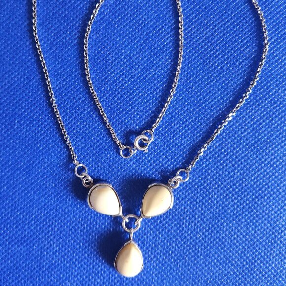 925 SILVER NECKLACE WITH EGG YOLK/WHITE BALTIC AMBER STONES. - Picture 6 of 8